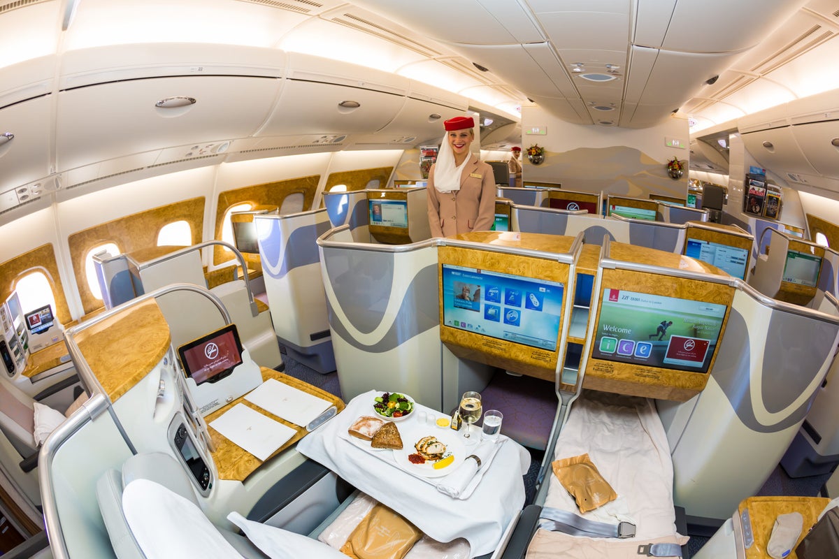 Best Ways to Book Emirates Business Class Using Points [Step-by-Step]