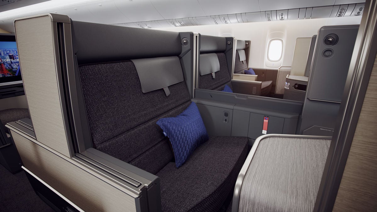 ANA New 777 The Room Business Class