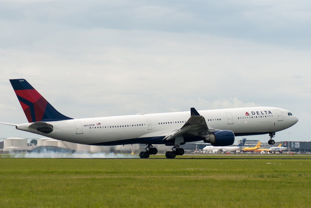 [Expired] Delta Air Lines: Coronavirus (COVID-19) Latest Updates – Cancellation Policies, Status Changes, Routes, and More