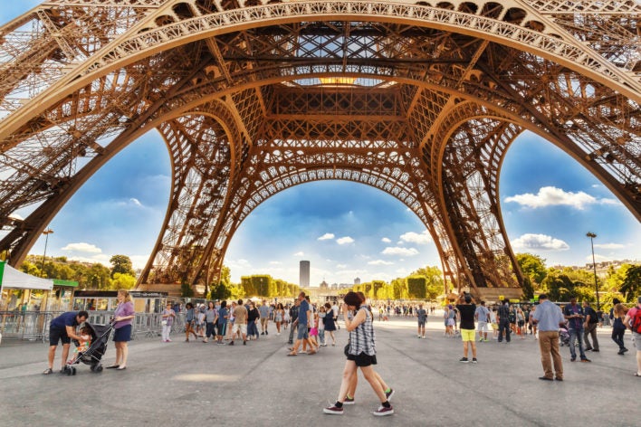 Delta travel Paris