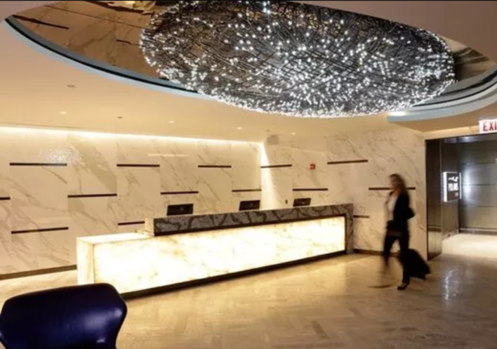 United Airlines Polaris Lounge