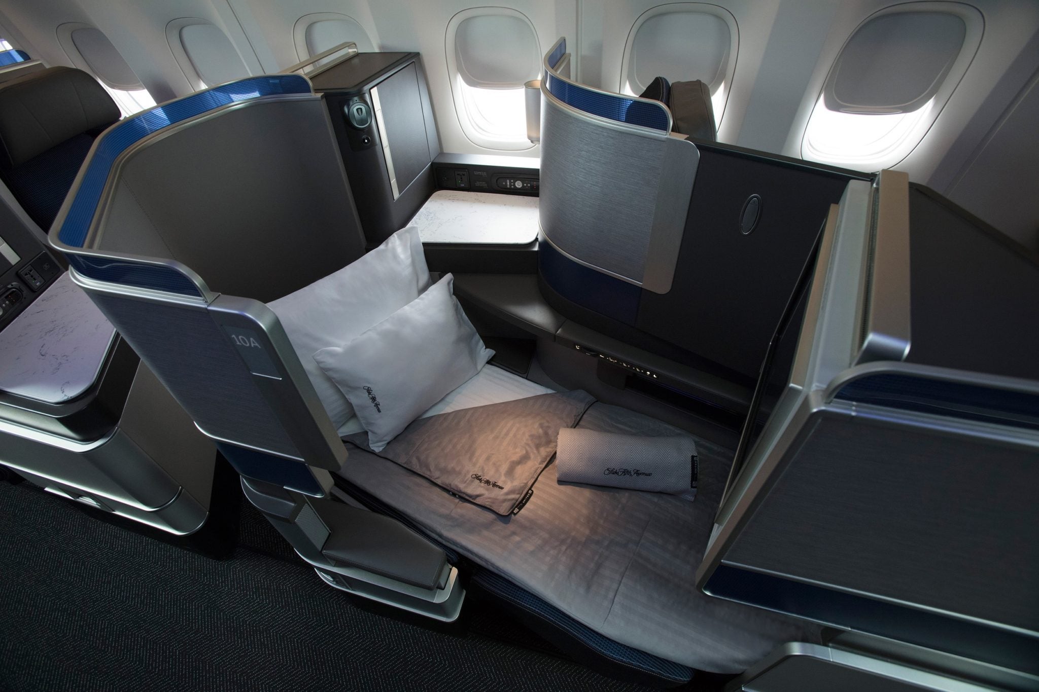 United Polaris Lie-Flat Seat