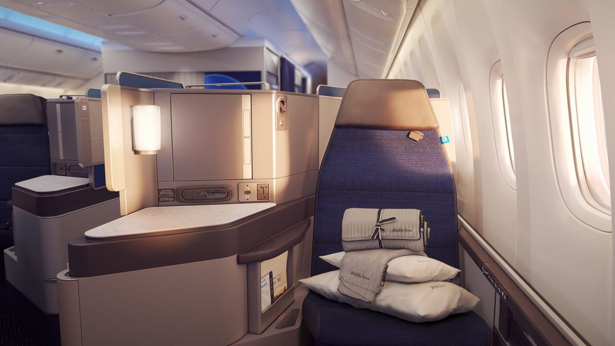 United Polaris The Seat, Amenities, Routes, Lounges & Booking Options