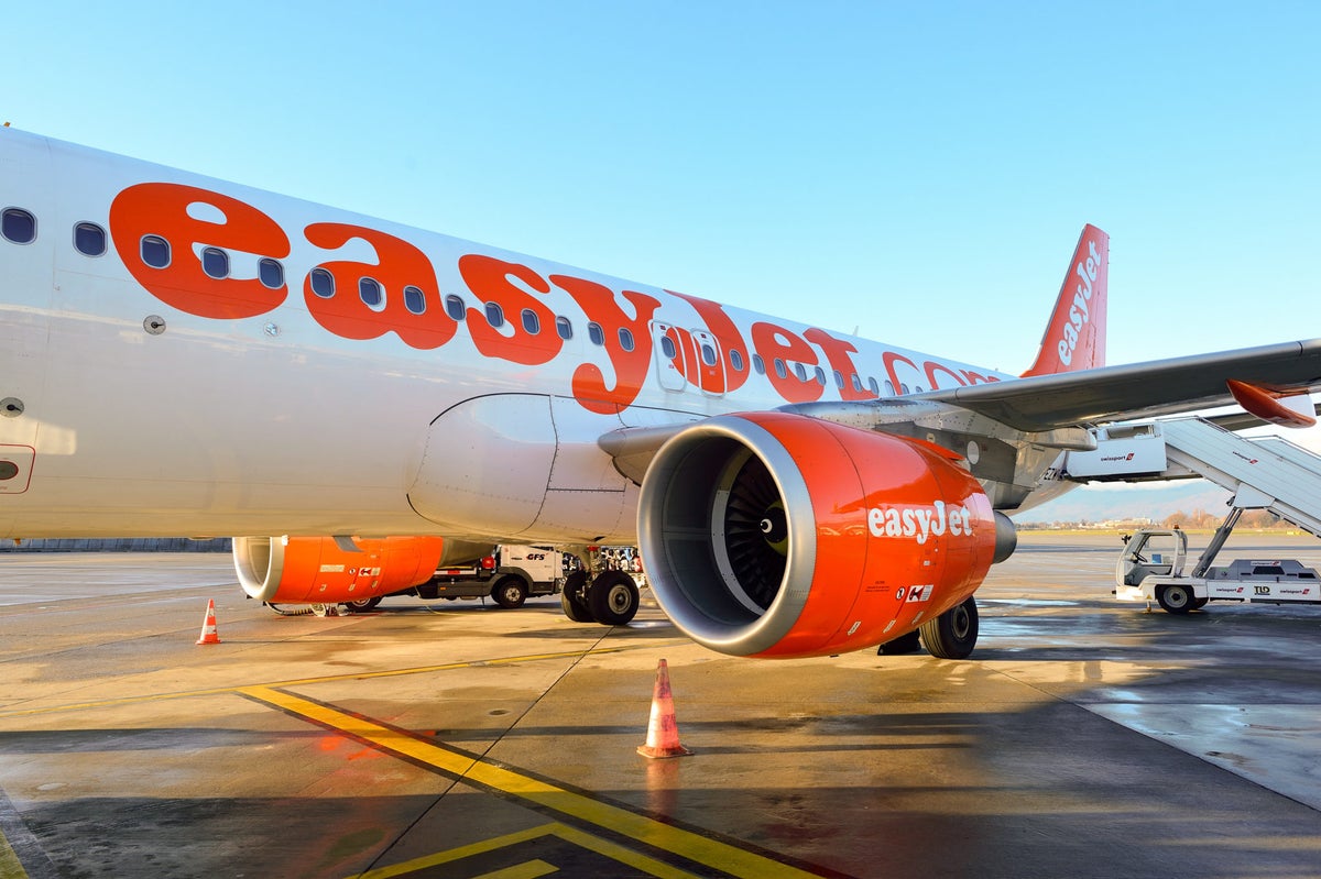 easyJet Review – Seats, Amenities, Customer Service, Baggage Fees, & More