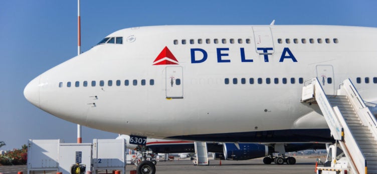Delta airplane boeing 747