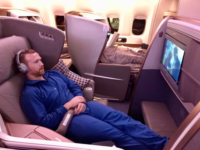 Singapore Airlines Business Class 777 - Relaxing With A Movie