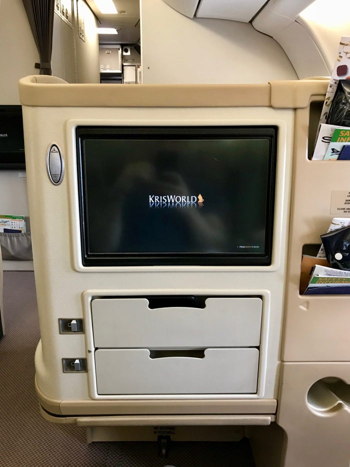Singapore Airlines Business Class A330 - TV