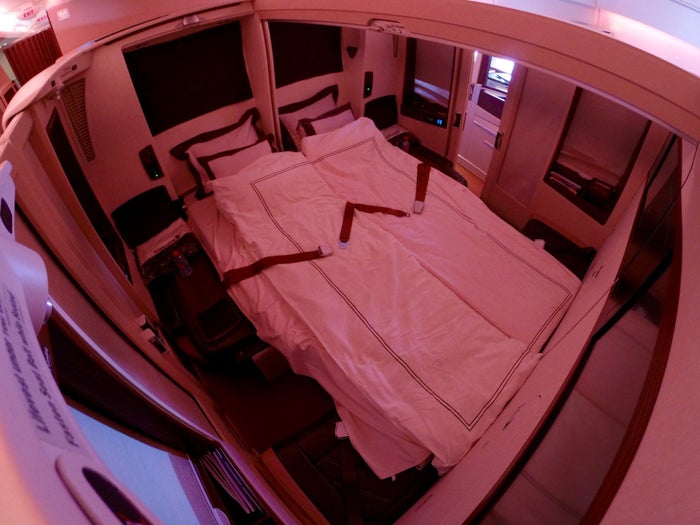 Singapore Suites First Class - Lie Flat Double Bed
