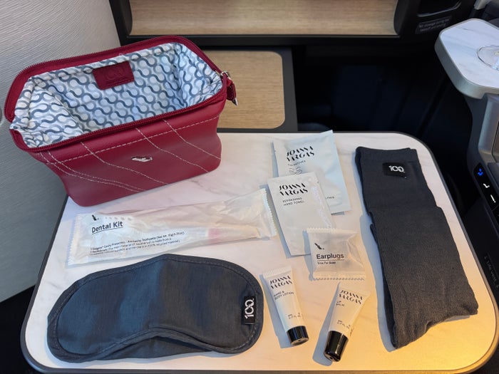 AA 777 300ER DFW JFK Flagship Suite amenity kit open AA 777 300ER DFW JFK Flagship Suite amenity kit open