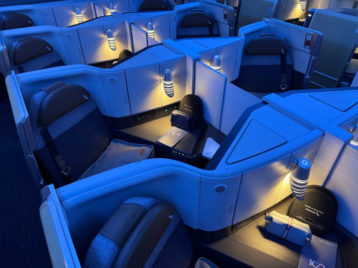 AA 777 300ER DFW JFK Flagship Suite minicabin