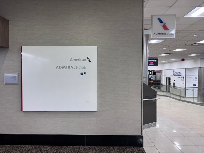 ATL Admirals Club terminal T ATL Admirals Club terminal T