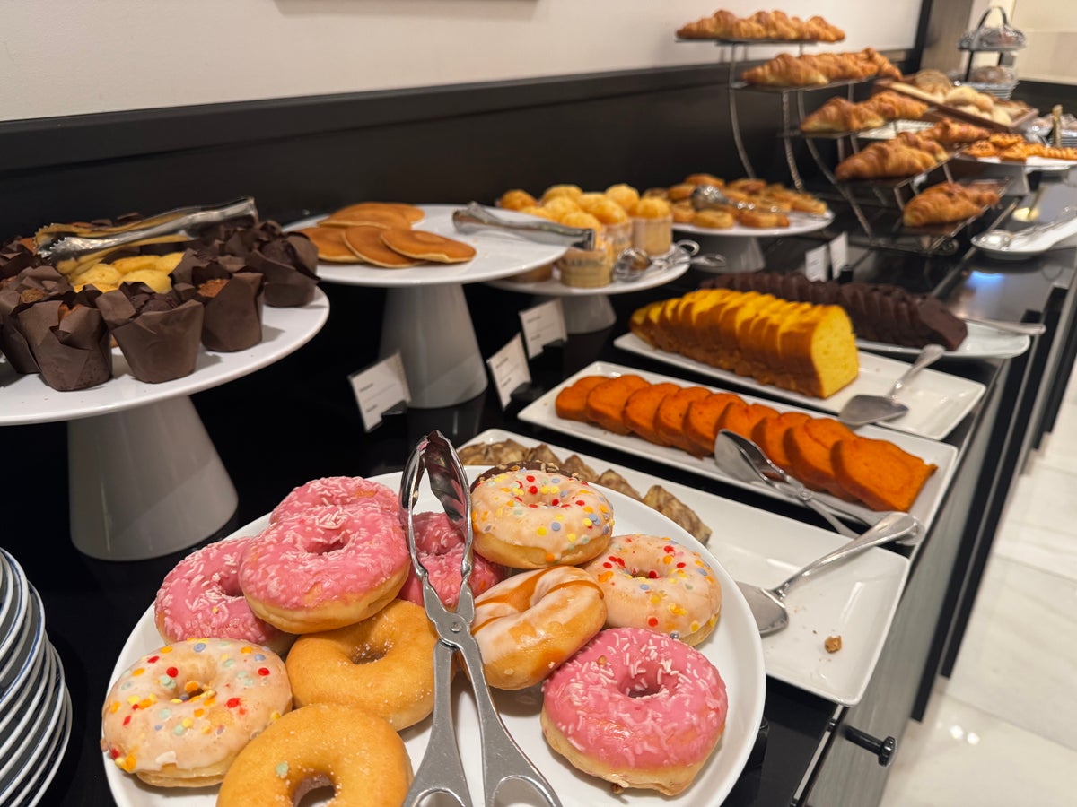 Accor Sofitel Lisbon Liberdade Matiz Restaurant breakfast pastries