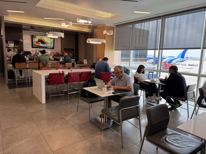 Admirals Club IAH bar Admirals Club IAH bar