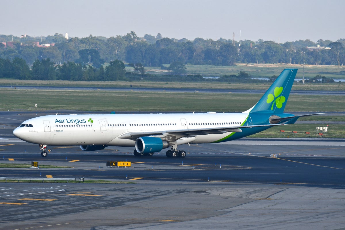 Aer Lingus A330 300 JFK Taxiing
