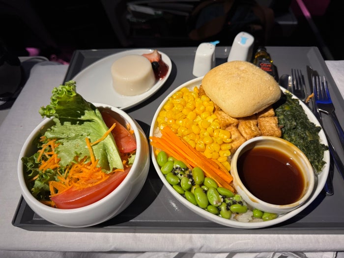 Aeromexico B737MAX8 business class dinner Aeromexico B737MAX8 business class dinner
