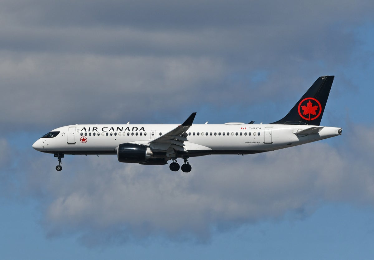 Air Canada Brings Complimentary Drinks and Snacks to Economy