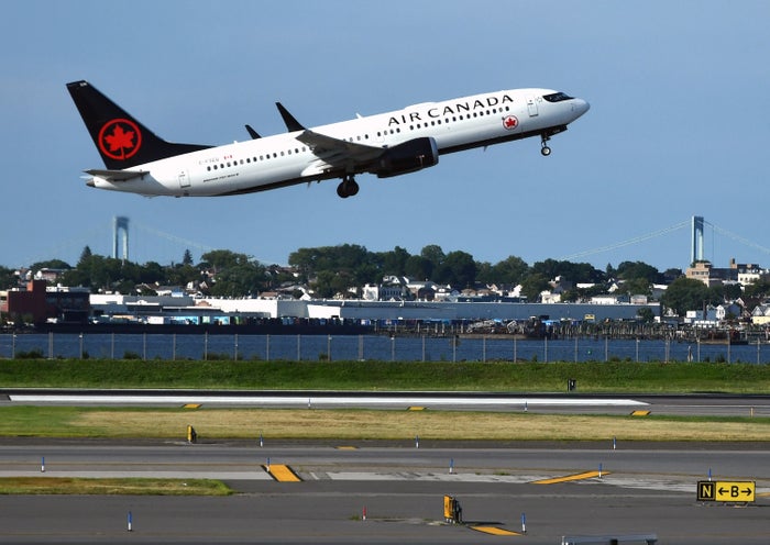 Air Canada B737 Max 8 Takeoff LGA Air Canada B737 Max 8 Takeoff LGA