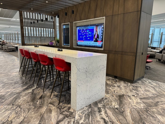 Air Canada Maple Leaf Lounge at LaGuardia Airport: A Quick Review