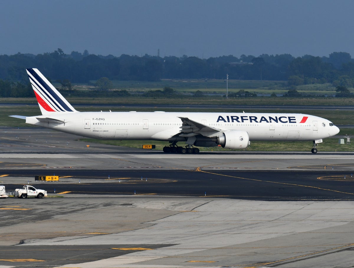 Air France B777 300ER Takeoff JFK 22R