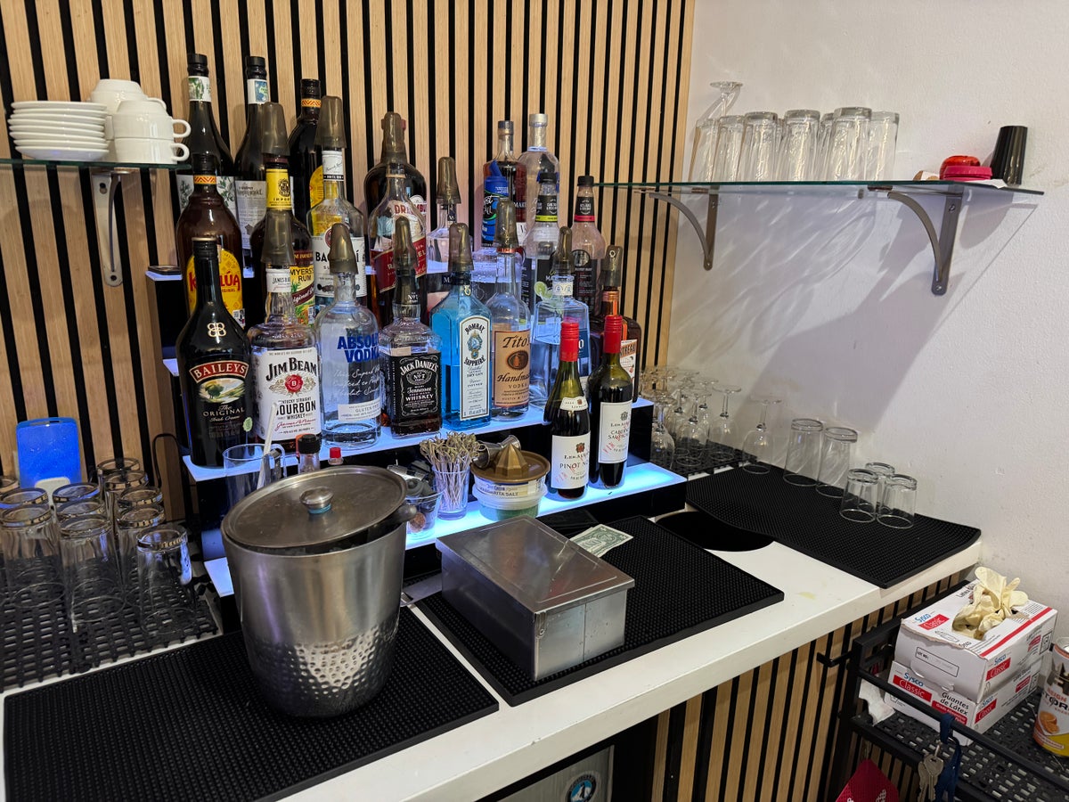 Air France Lounge IAH bar