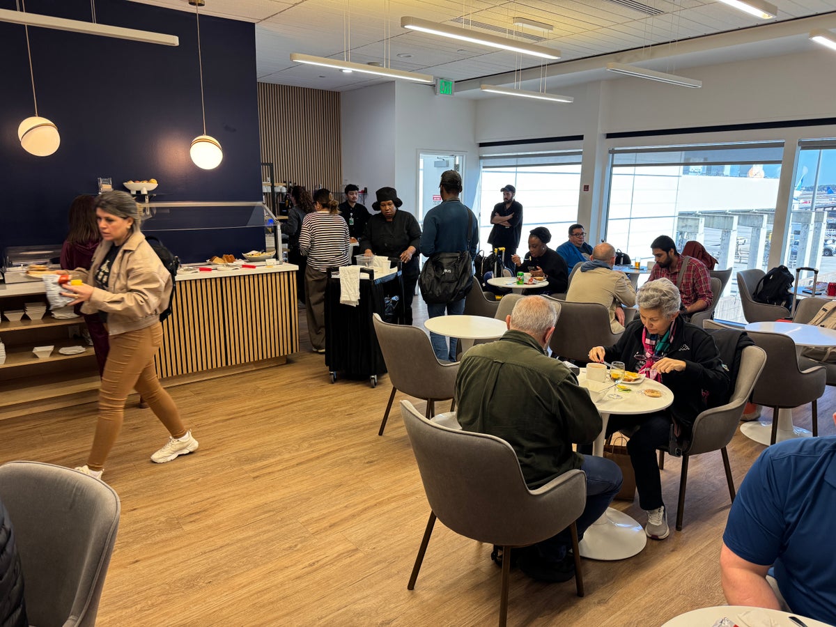 Air France Lounge IAH dining room