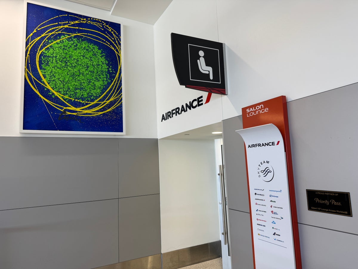 Air France Lounge IAH exterior entrance