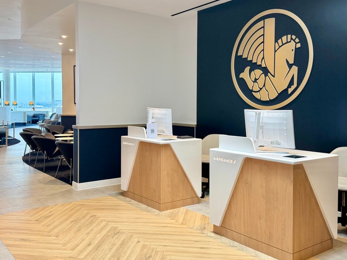 Air France Lounge London Heathrow LHR reception