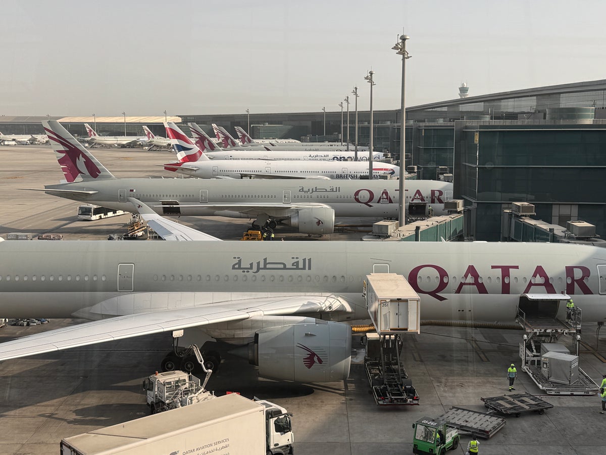 Al Mourjan Lounge DOH Qatar Airways British Airways planes at gates