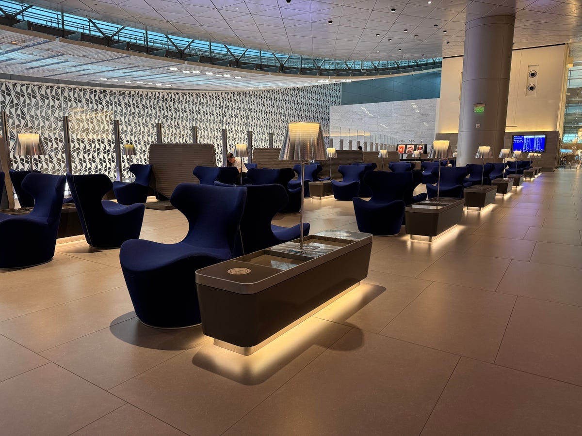 Al Mourjan Lounge DOH blue chairs