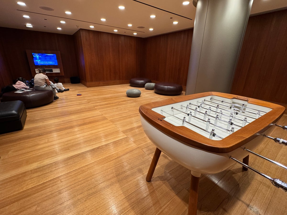 Al Mourjan Lounge DOH game room