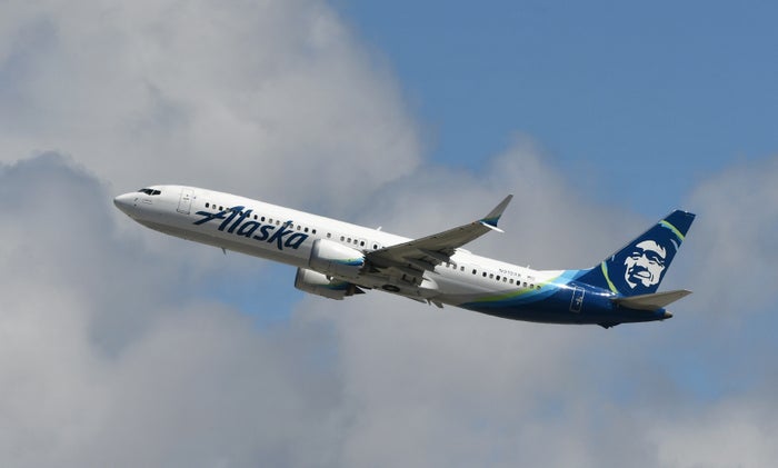 Alaska Airlines 737 Max 9 takeoff LAX