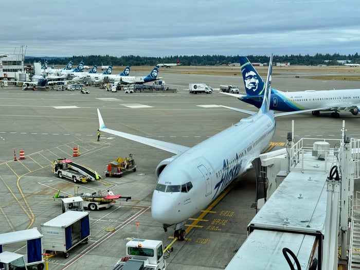 Alaska Airlines Offering 20% Flight Discount if You Express Interest in the New Debit Card