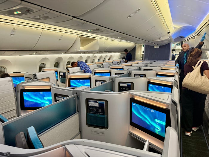 Alaska Airlines 787 Business Class Suites Middle Seats From Rear