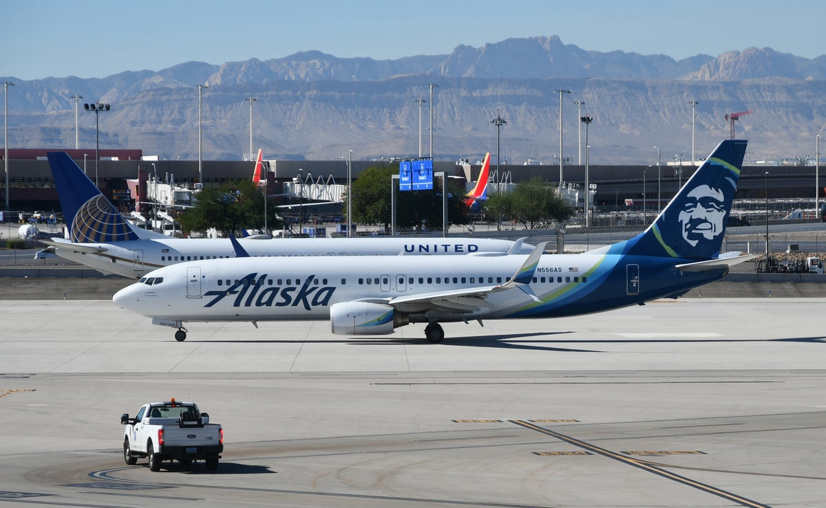 Alaska Airlines B737 800 United Las Vegas