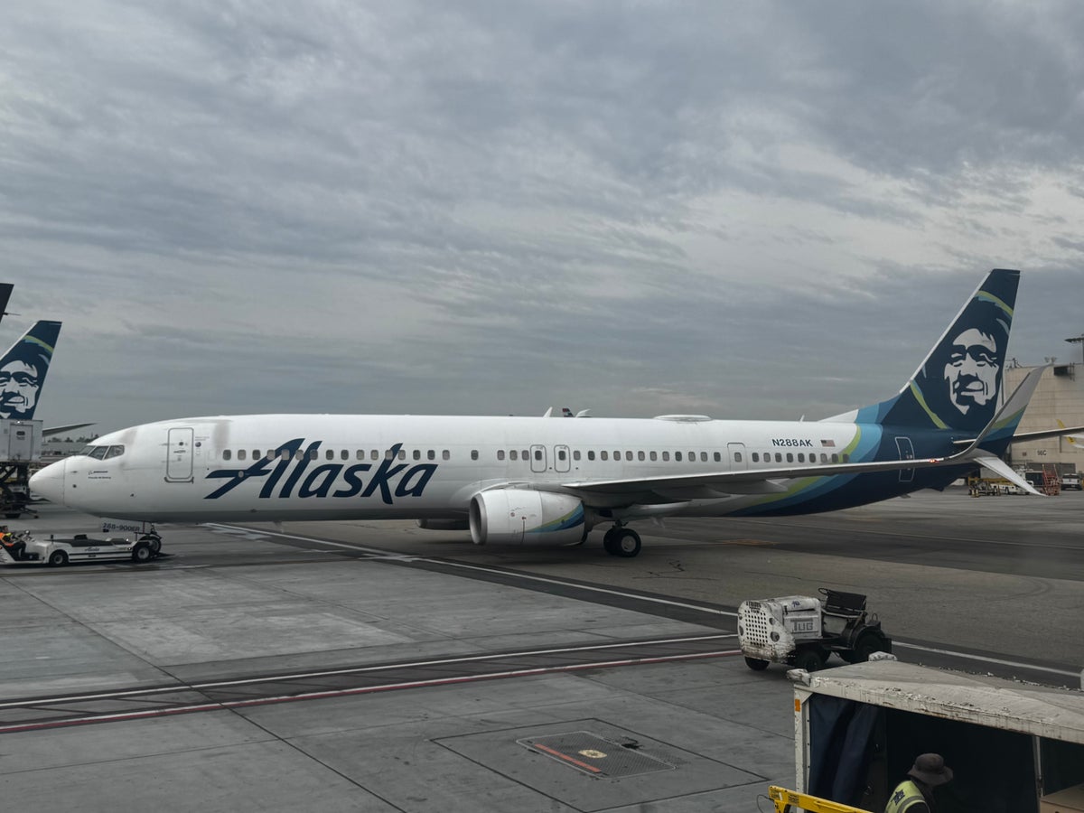 Alaska Airlines Launches Atmos for Business: Earn More Points on Corporate Travel