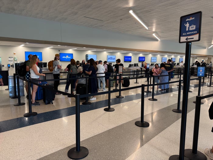Allegiant Air Baggage Fees & Tips To Cover The Expenses