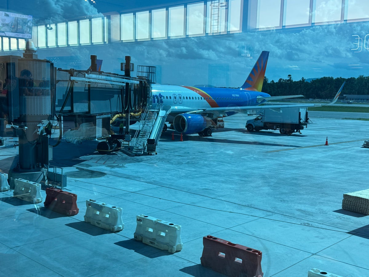 Allegiant A320 AVL HOU view from terminal