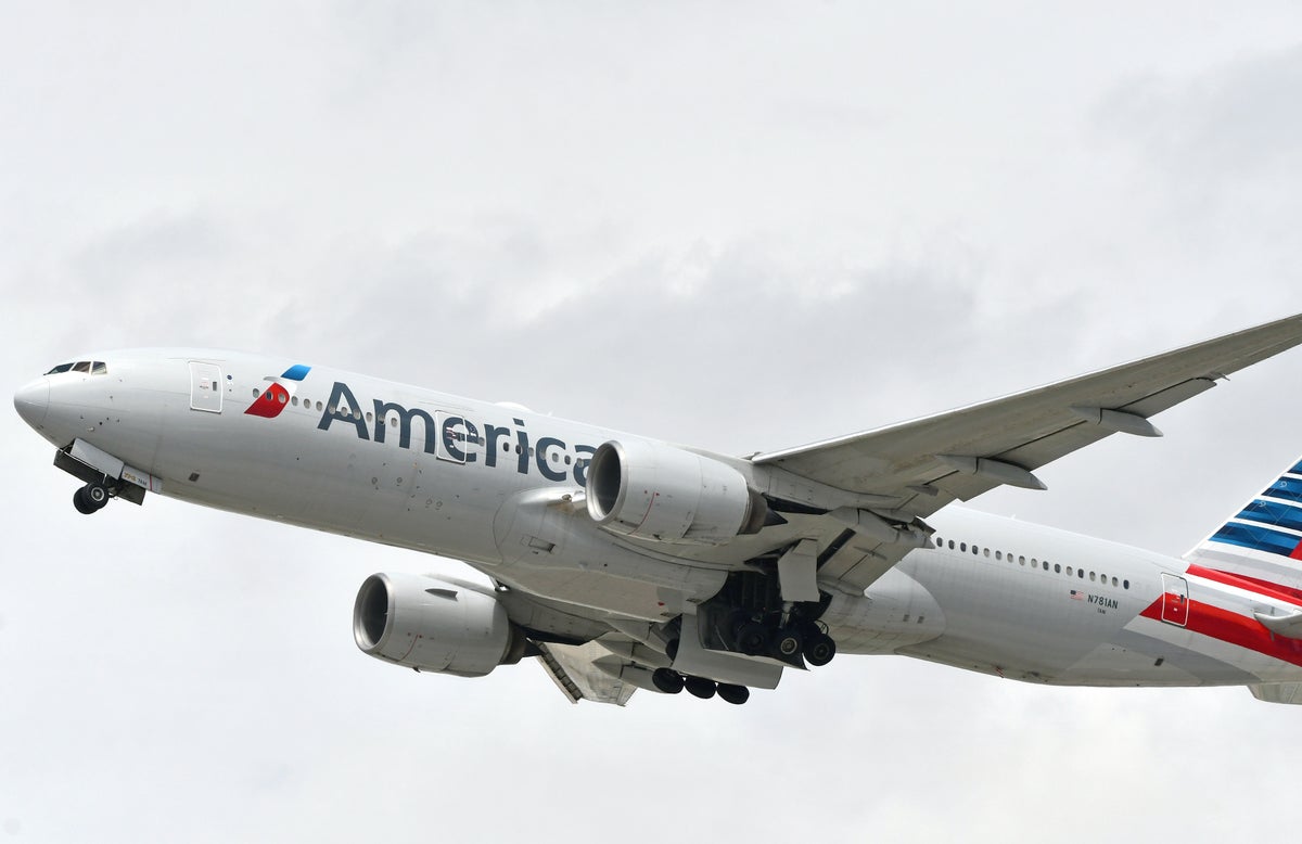 American Airlines 777 200ER takeoff LAX
