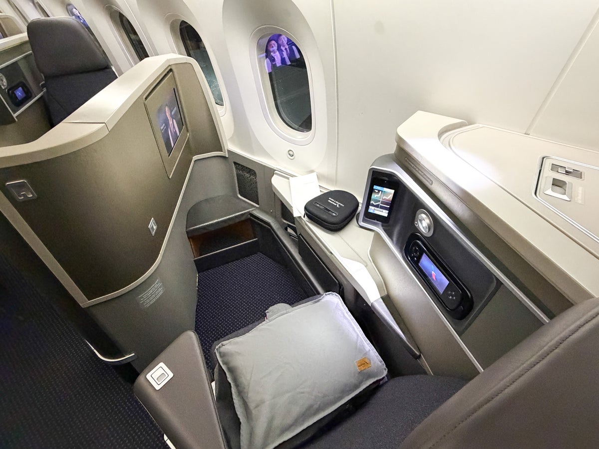 American Airlines 787 Business Class seat Image Credit Chris Hassan
