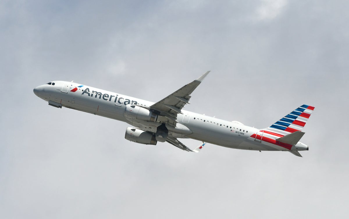 American Airlines A321 takeoff LAX