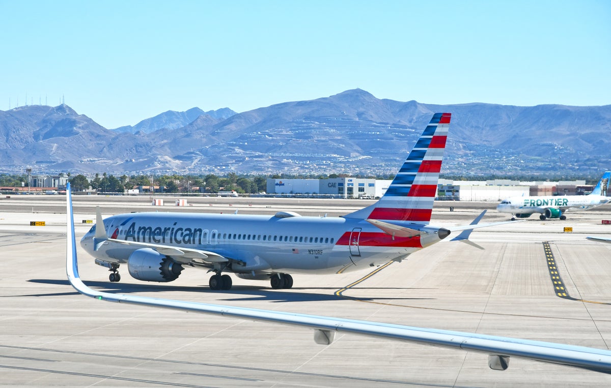 American Airlines B737 Max 8 Frontier Las Vegas