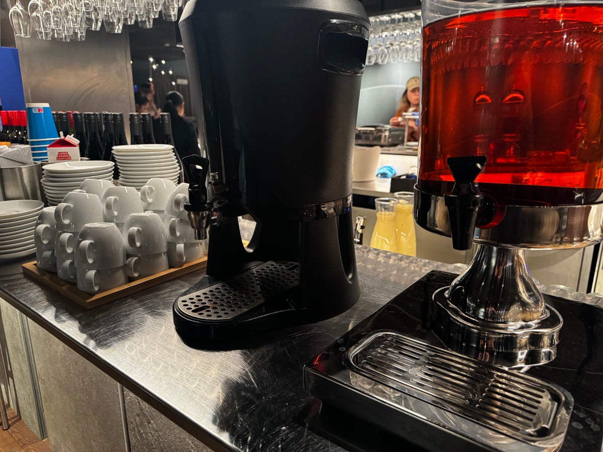 American Express Lounge Stockholm ARN drinks