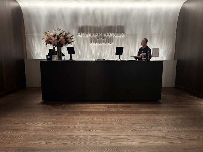 American Express Lounge Stockholm ARN reception blur American Express Lounge Stockholm ARN reception blur