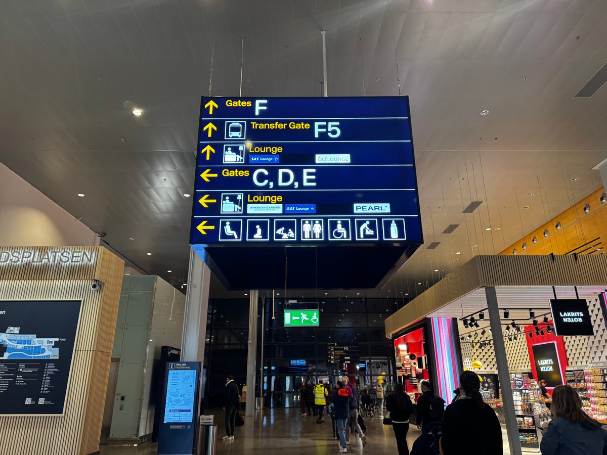 American Express Lounge Stockholm ARN sign after duty free