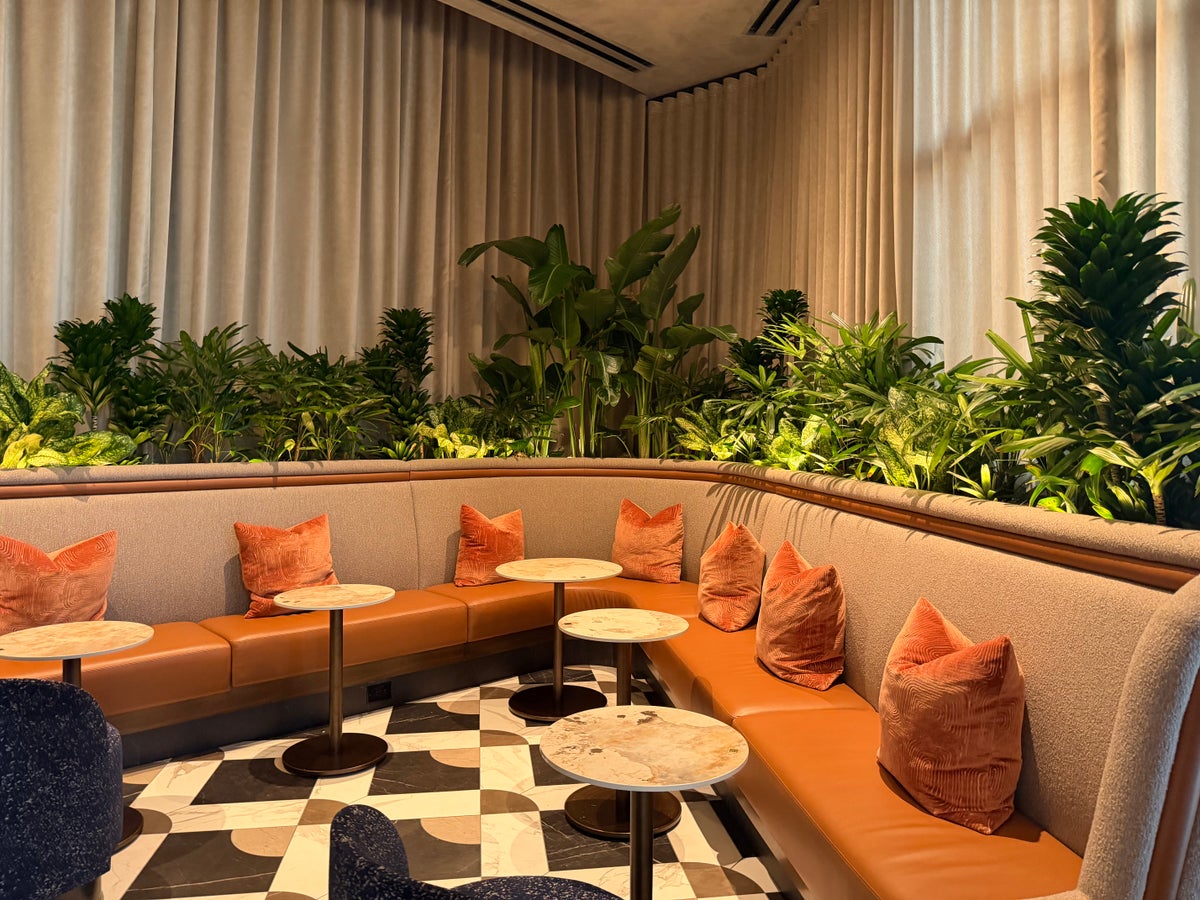 Amex Sidecar Lounge LAS Comfortable Seating