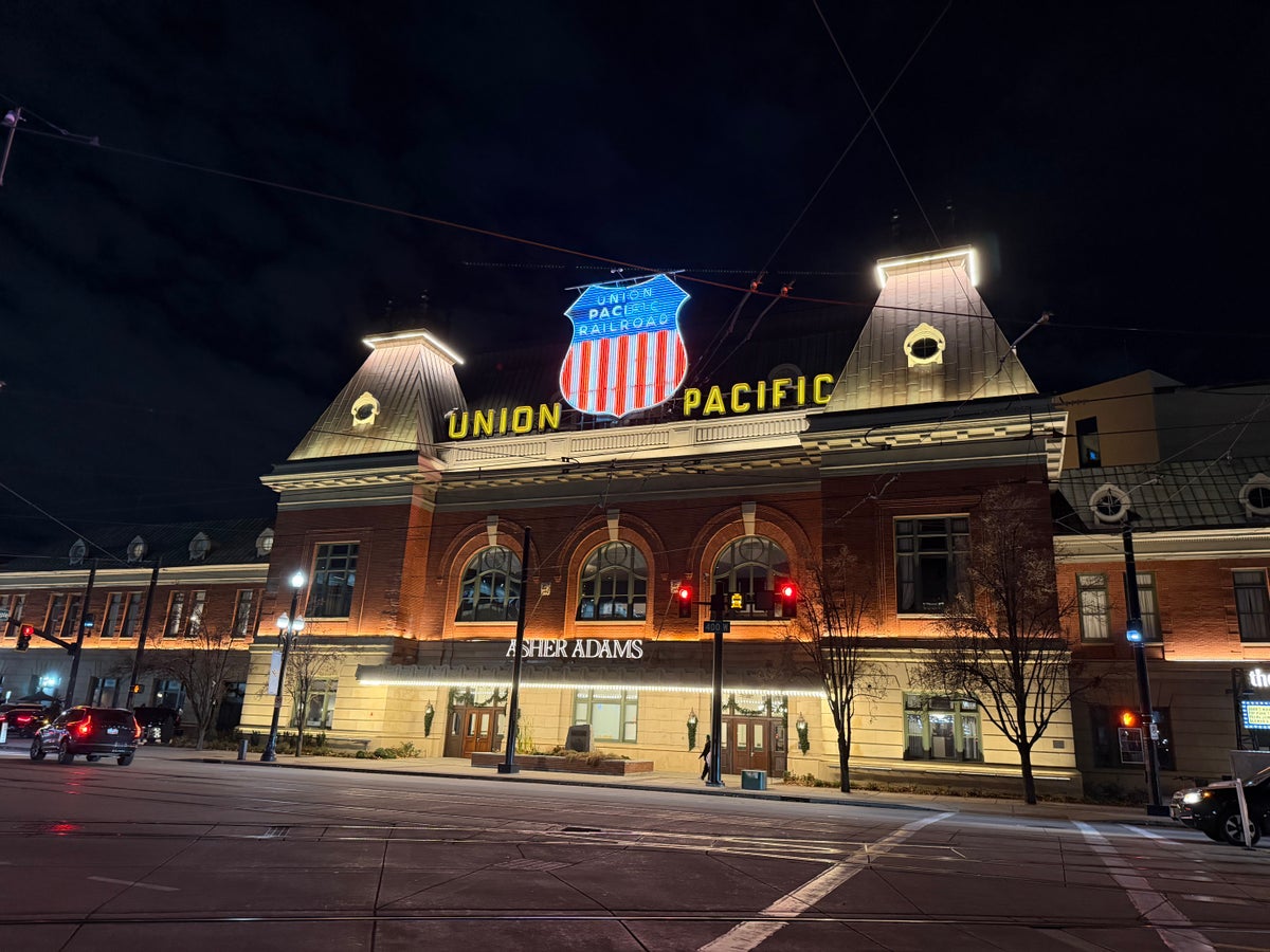 Asher Adams Hotel Exterior
