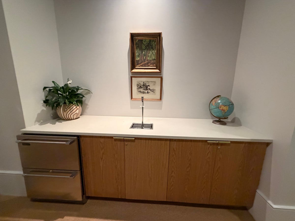 Asher Adams Hotel Ice and Water