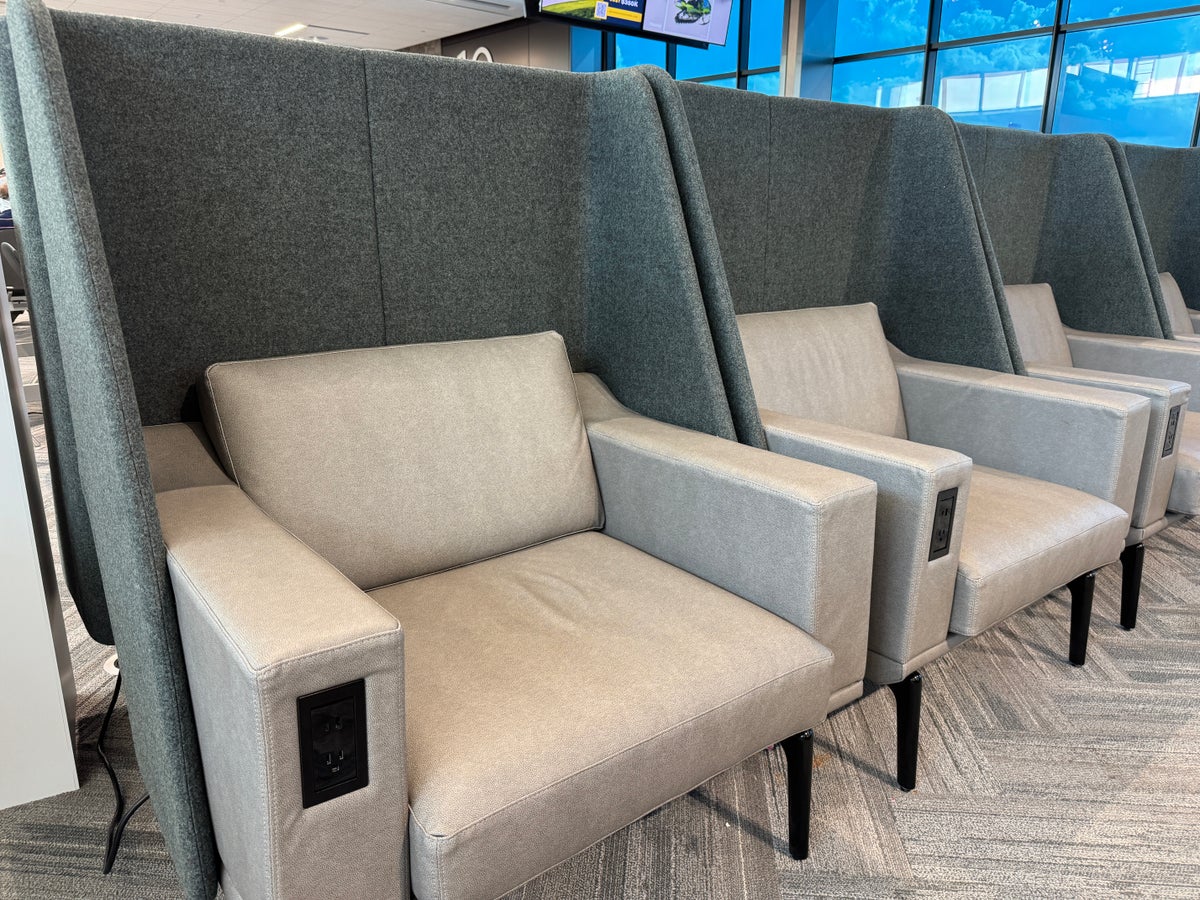 Asheville AVL gate 10 seats