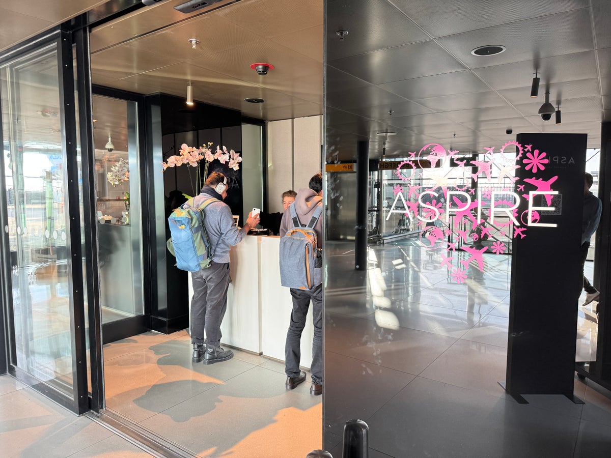 Aspire Lounge 26 AMS entrance Aspire Lounge 26 AMS entrance