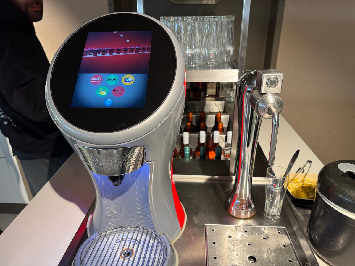 Aspire Lounge 26 AMS soda fountain